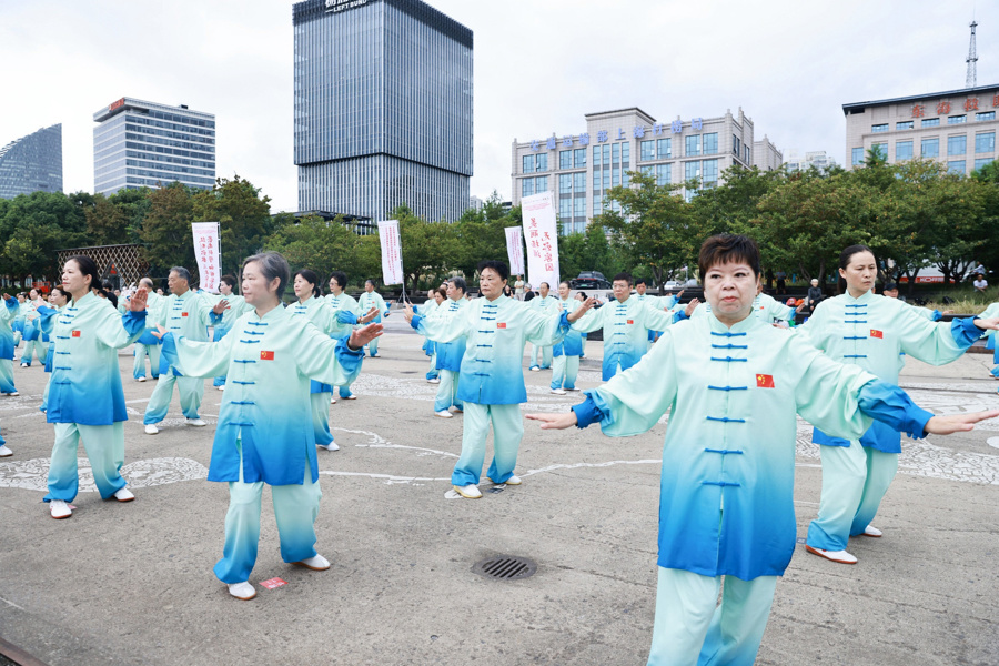 全区涌现出, 基层 全区涌现出, 基层