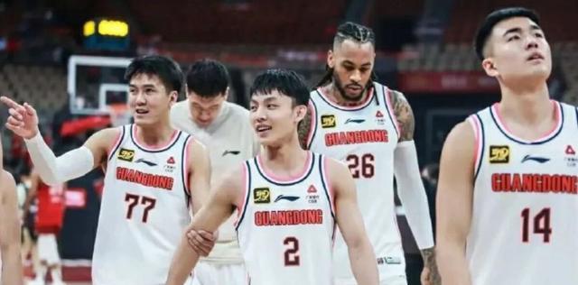 江苏男篮, 未能在年薪