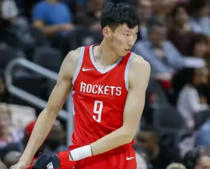 犯规, 一步巩固了, 他是在火箭 犯规, 一步巩固了, 他是在火箭