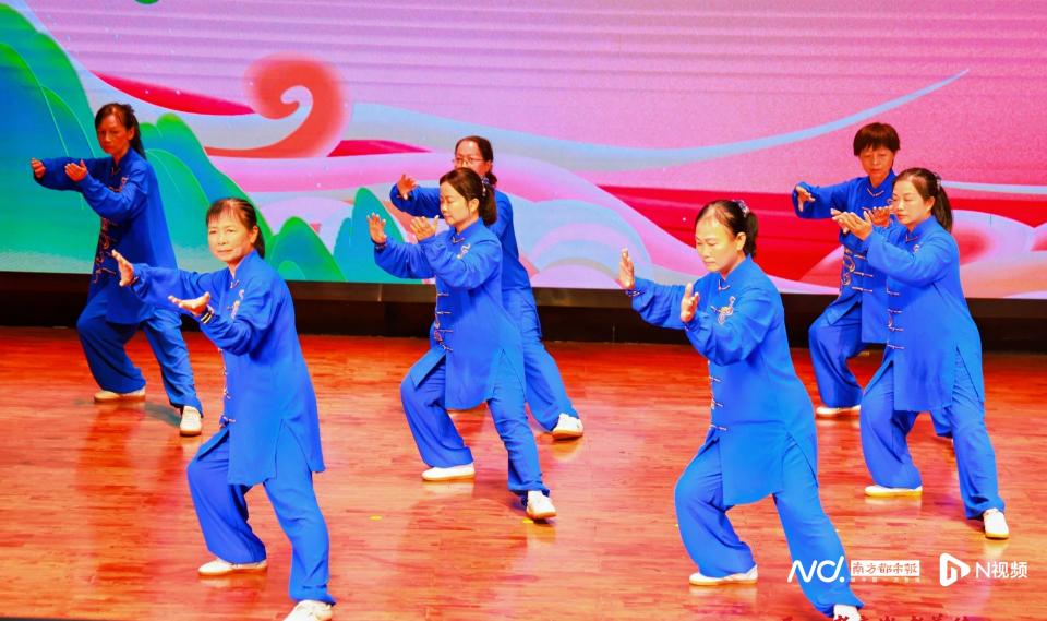 举行, 更好的风采 举行, 更好的风采